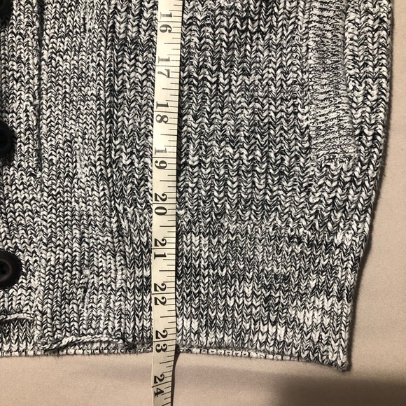 Express button cardigan - Picture 7 of 8